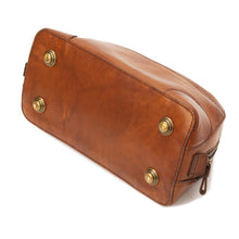 Load image into Gallery viewer, Heritage Leather Stateroom Wash Bag