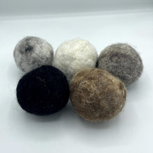 Load image into Gallery viewer, Icelandic Wool Dryer Balls