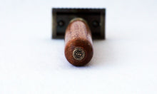 Load image into Gallery viewer, Mahogany Double Edge Razor
