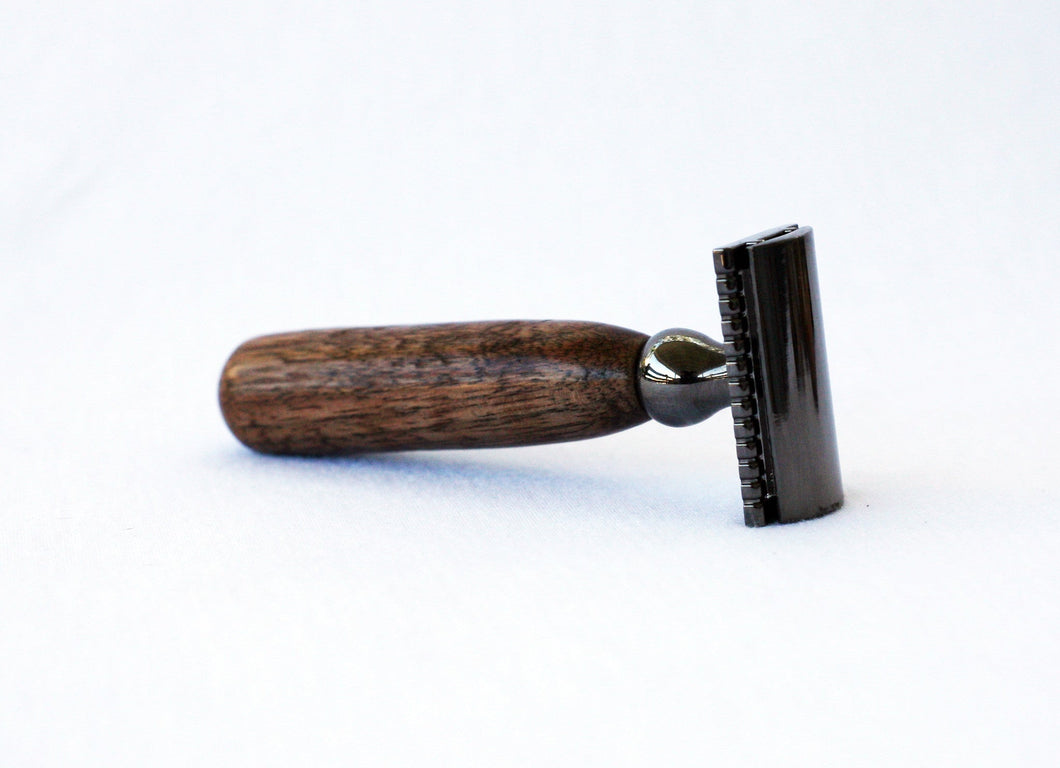 Hand turned Walnut Double Edge Safety Razor